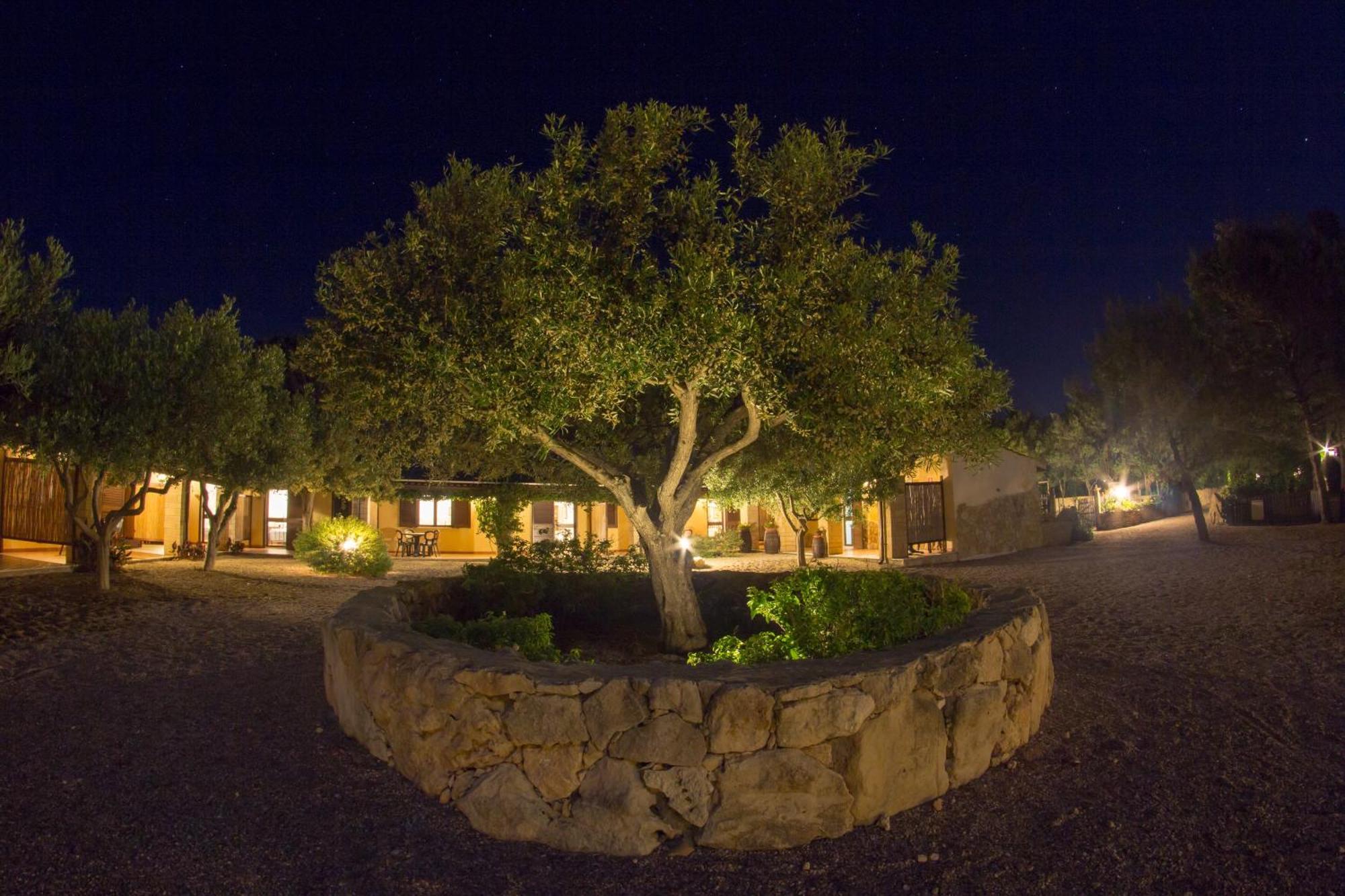 Albergo Residenziale Menhirs Путзу-Иду Экстерьер фото